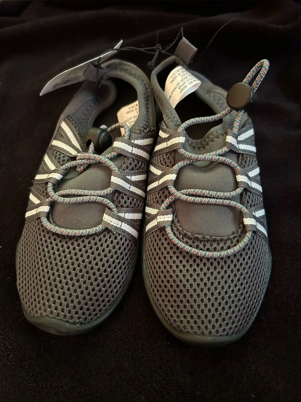 Kids Gray Mesh Water Shoes with Elastic Bungee Closure